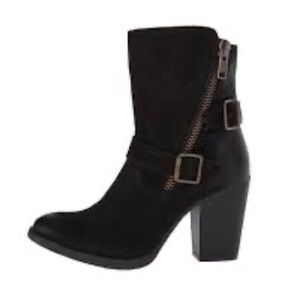 Steve Madden Black Heeled Boots with Buckle